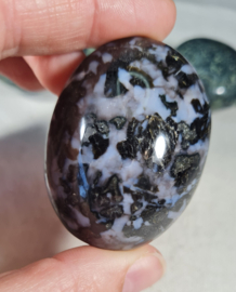 Gabbro - Merliniet Handsteen no.2 - 5 cm