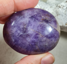Amethist Handsteen 5 cm no.1 Edelsteen