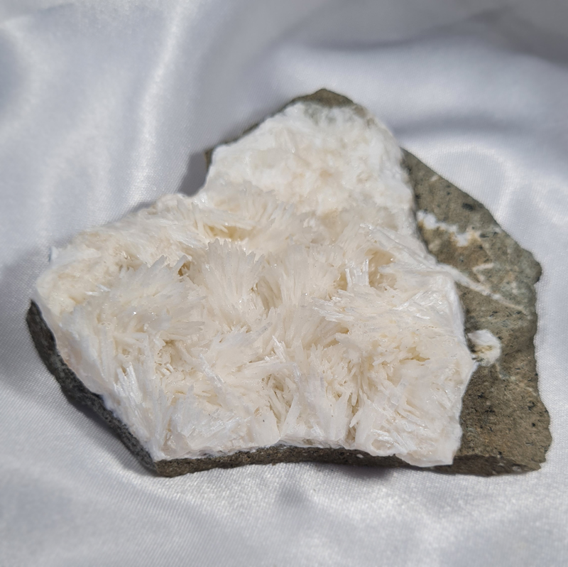 Zeoliet Thomsoniet Calciet en Natroliet no.9