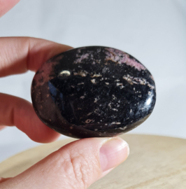 Rhodoniet - Palmsteen - no.6 - Madagaskar - 5,5 cm