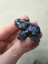 Olifant Groene Mosagaat Edelsteen Carving 4 cm - Geluk en Kracht