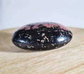 Rhodoniet - Palmsteen - no.6 - Madagaskar - 5,5 cm