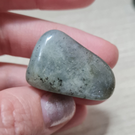 Labradoriet - trommelsteen - no.13