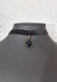 Choker met zwarte hanger