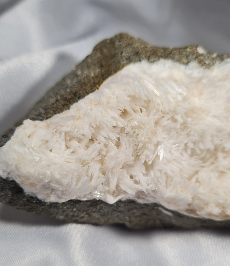 Zeoliet Thomsoniet Calciet en Natroliet no.5