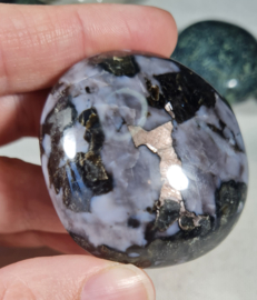 Gabbro - Merliniet Handsteen no.3 - 5 cm