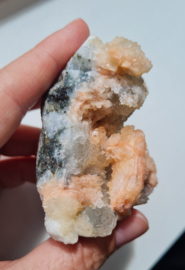 Chalcedoon met Stilbiet - No.16 - Edelsteen Cluster