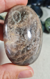 Zwarte Maansteen Palmsteen Edelsteen no.05 - 6 cm