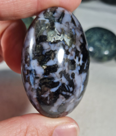 Gabbro - Merliniet Handsteen no.2 - 5 cm