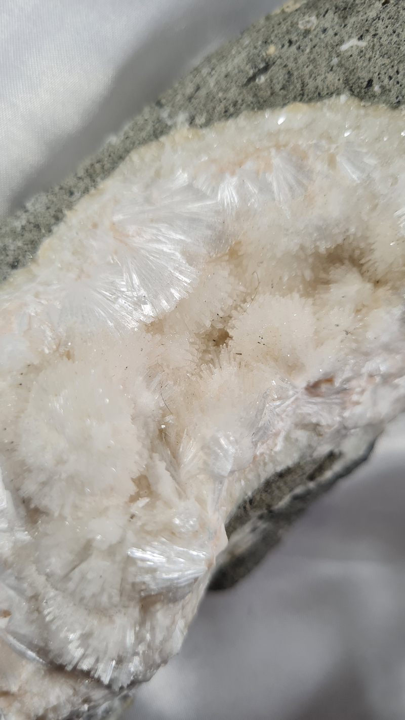 Zeoliet Thomsoniet Calciet en Natroliet no.2