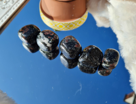 Granaat in Biotiet - Trommelsteen