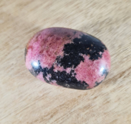 Rhodoniet - Palmsteen - no.2 - Madagaskar - 5,1 cm