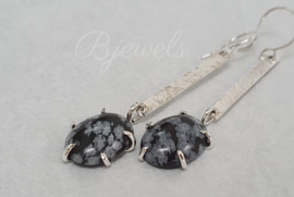 Handgemaakte oorbellen "snowflake obsidiaan"