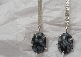 Handgemaakte oorbellen "snowflake obsidiaan"