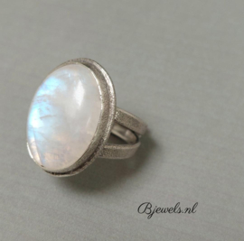 Zilveren ring Moonstone""