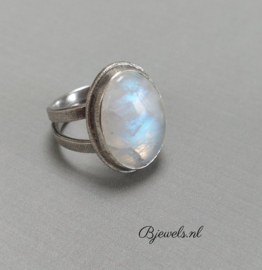 Zilveren ring Moonstone""