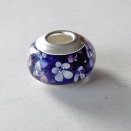 Muranoglas en zilver in donkerblauw met bloemetjes