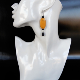 Grote oranje-gele kraal van acryl met lavasteen (superlichtgewicht)