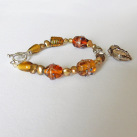 Armband van gele Murano glaskralen en gouden zoetwaterparels (20 cm lang)
