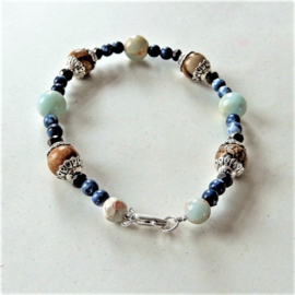 Armband van bruine jaspis, slangenhuidsteen en blauwe natuursteentjes met kristal (19 cm)