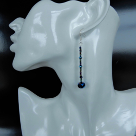 Lange oorbellen met blauw kristal