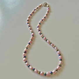 Halsketting van roze zoetwaterparels met kristal (57 cm)