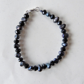 Zwarte parels met kristal (18 cm)
