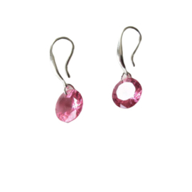 Zilveren oorbellen met roze hanger van acryl