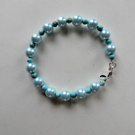 Armband van blauwe parelkralen met turkoois (18,5 cm)