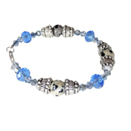 Kleine armband van dalmatiërjaspis met blauw kristal en tibetaans zilver (17 cm)