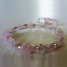 Armband + oorbellen van rozenkwarts met roze kristallen