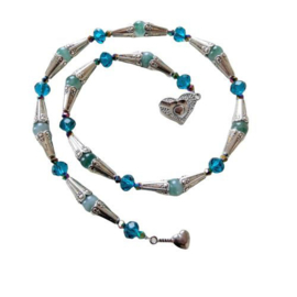 Ketting van jade en blauwe kristallen ((49 cm)