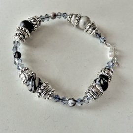 Armband van grijze natuursteen met kristal en tibetaans zilver (18,5 cm)
