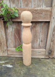 Grote houten kegel