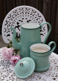 Mintgroene emaille koffiekan