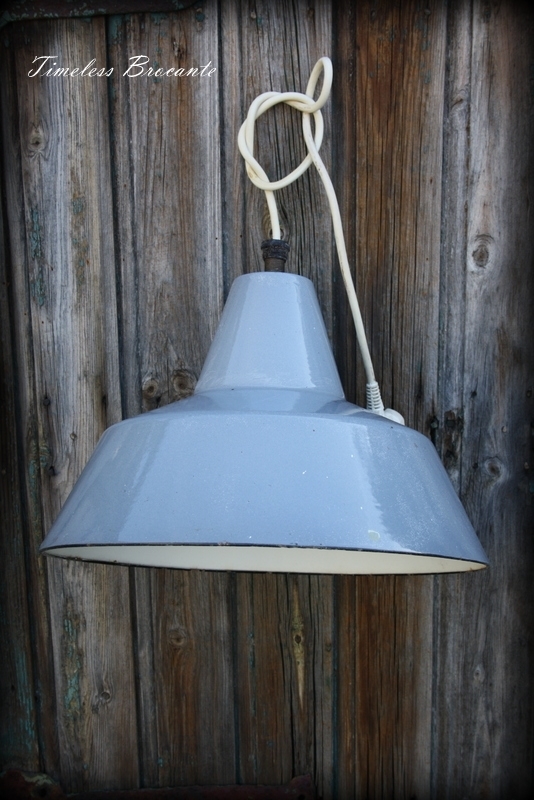 Regenachtig Isoleren werkwoord Industriële emaille hanglamp | Verkocht | Timeless Brocante