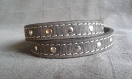 Wikkel armband met studs