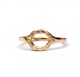 Open worked ring with little diamonds