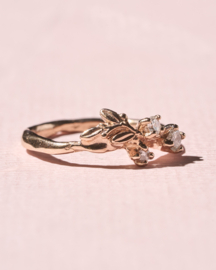 Romantische ring met diamantjes