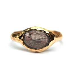 Ring with labradorite