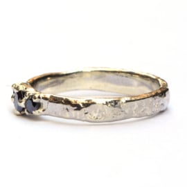 Zilveren Elfie ring met drie zwarte diamanten