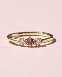 Cleo ring met rode saffier en diamant