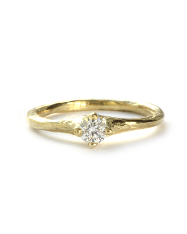 Bosnimf ring in geelgoud met diamant