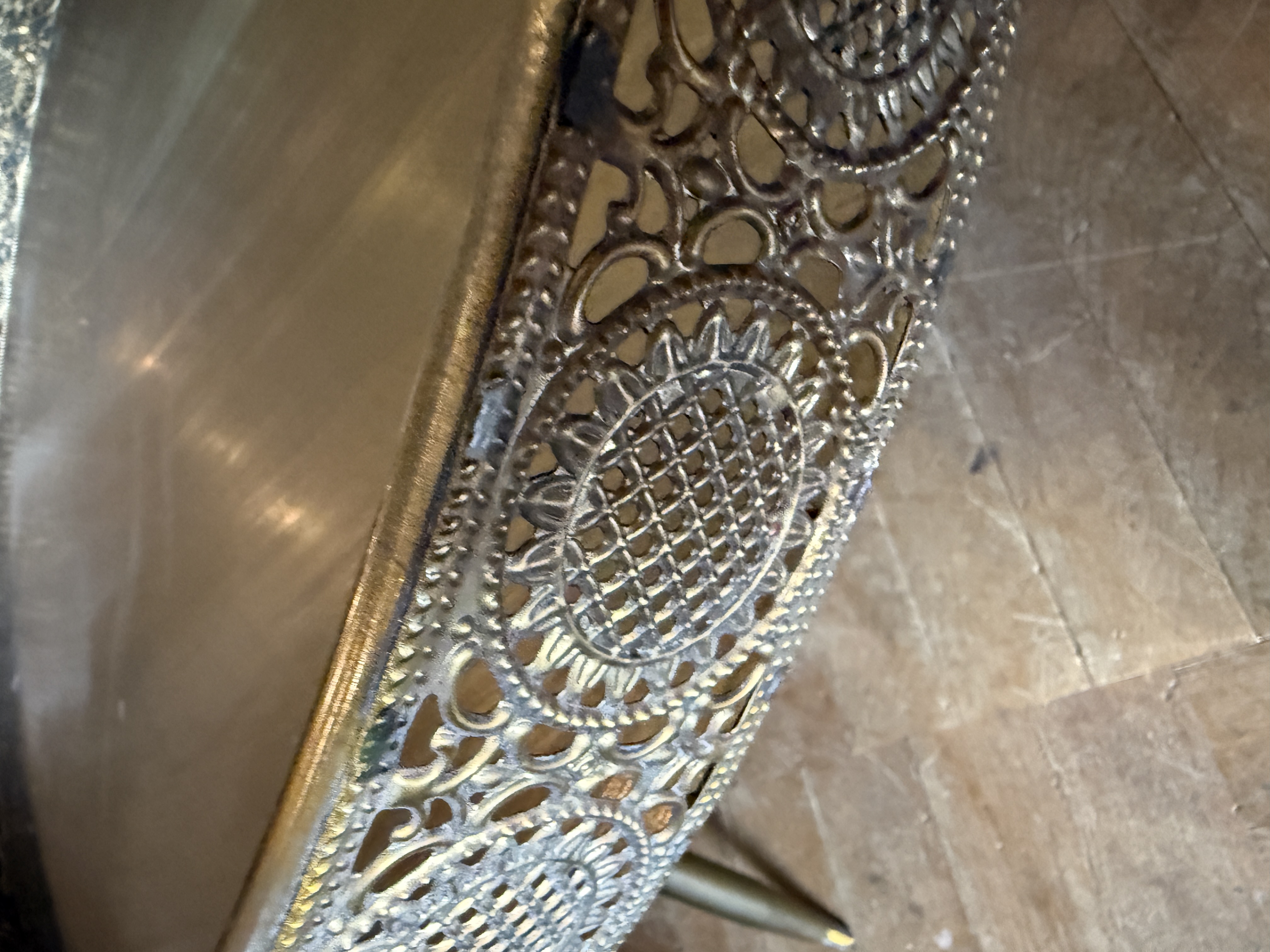 MICA Salontafel goud bronskleurig metaal