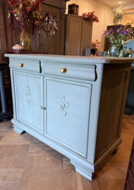 Antiek dressoir, vintage kast