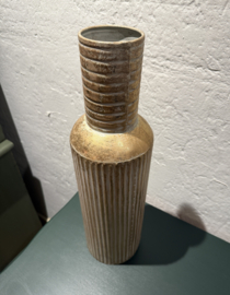 Grote goudkleurige metalen bottle vaas