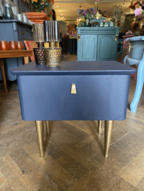 Klein, vintage nachtkastje, bijzettafel, kastje