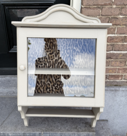 Klein brocante vitrine wandkastje