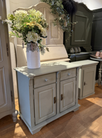 VERKOCHT Antiek kastje, brocante kast