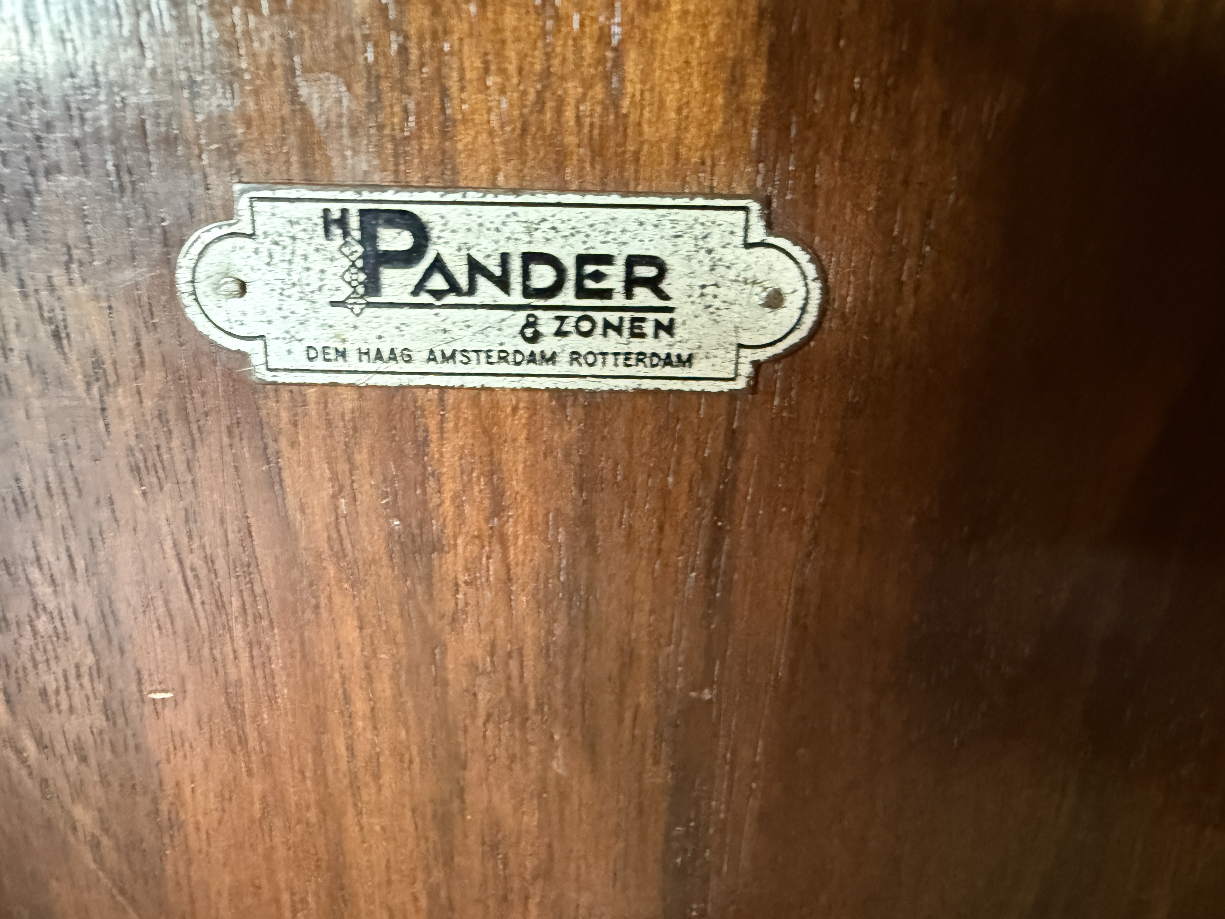 Antiek dressoir, vintage sidetable